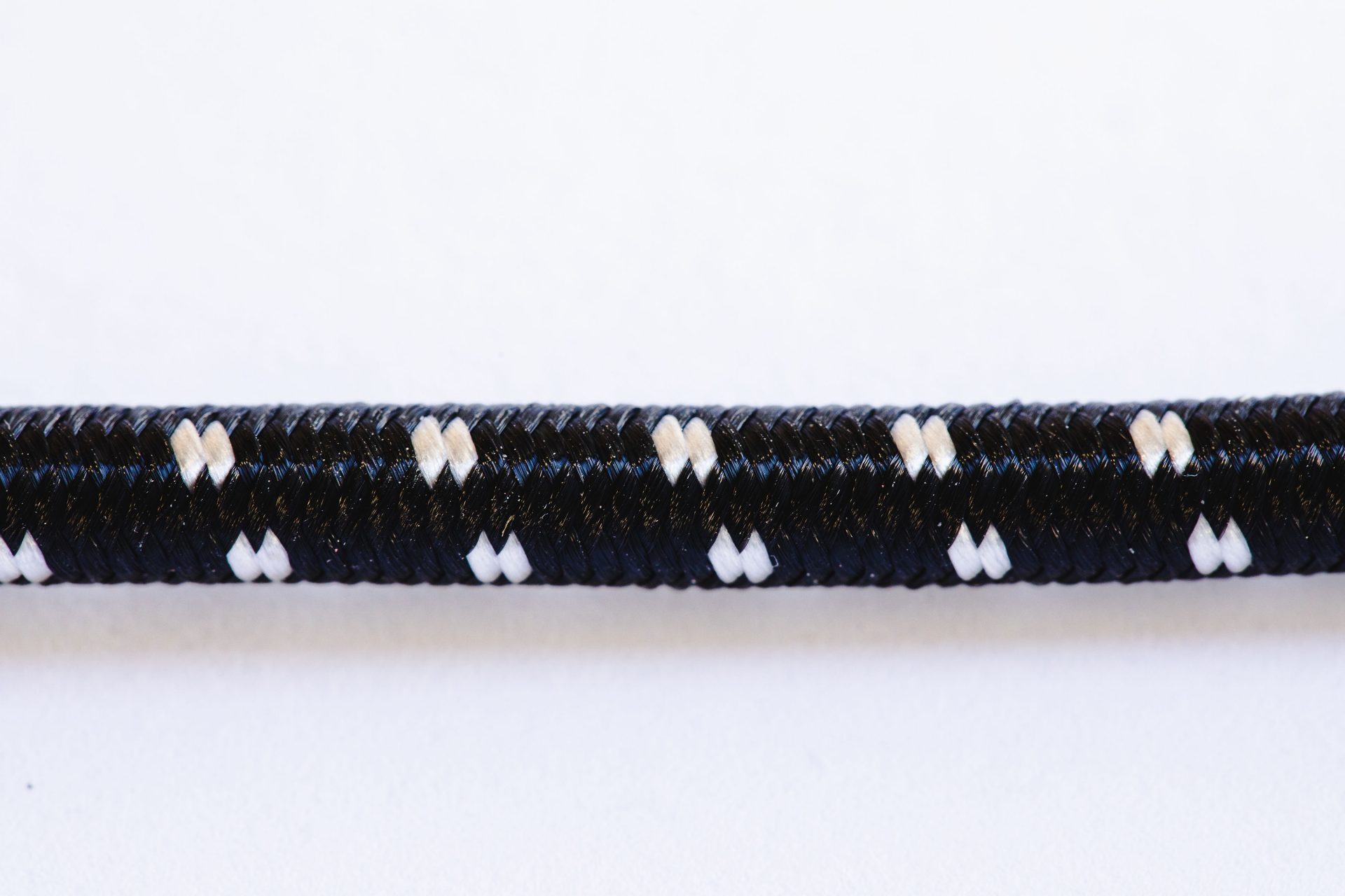 SC5 - multi-strand bungee 5mm Black with white fleck