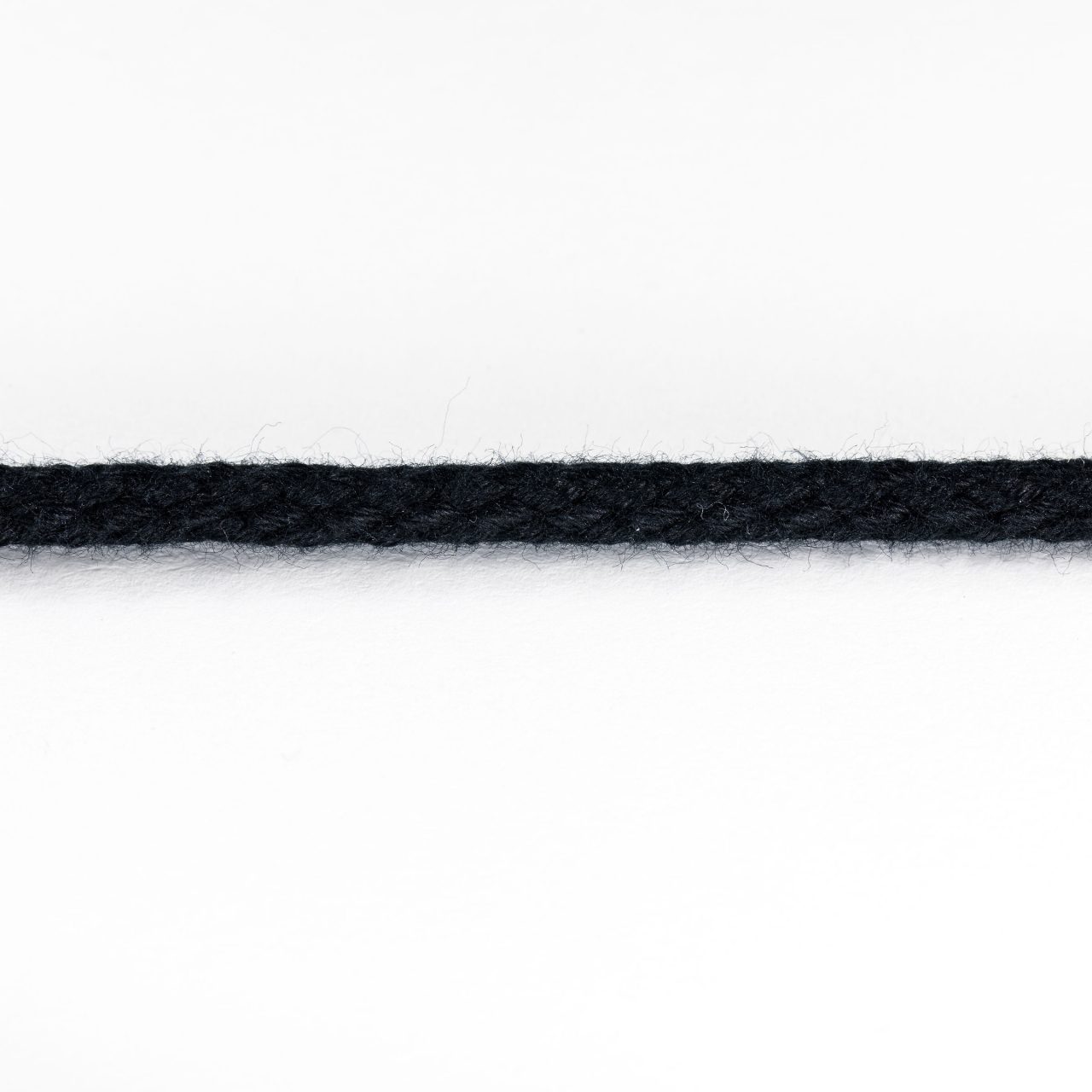 SL5 (Cotton Cord Black – 5mm)